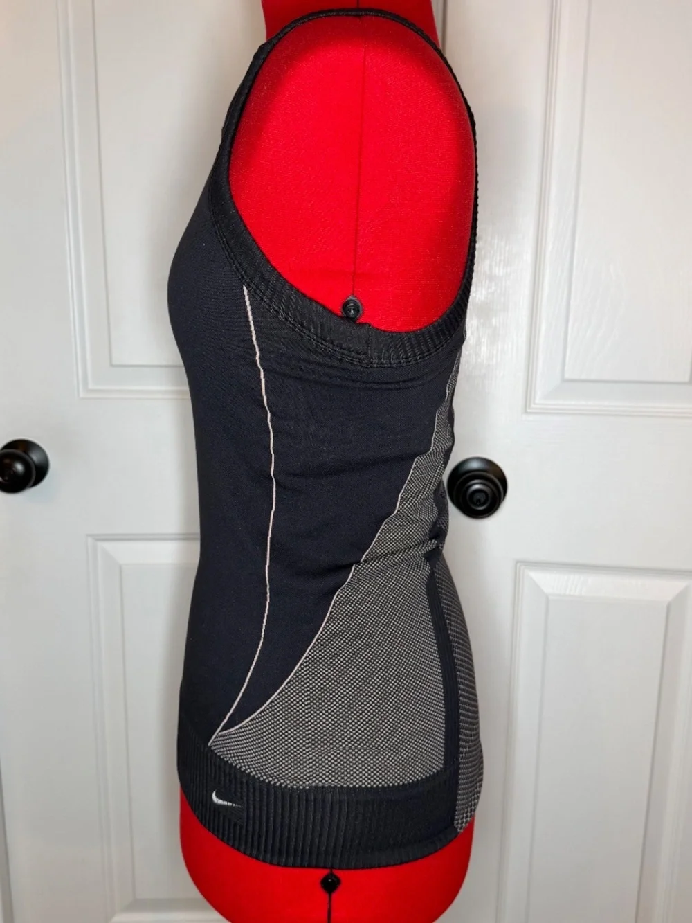 Nike Racerback Seamless Tank Top Built In Bra Black Beige Women S ? Sleeveless